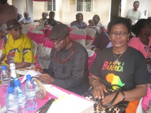 The proprietor of Chinkelly Group of Schools, and former Delta State Education Commissioner, Dr. (Mrs.) Veronica Ogbuagu (right), Col. Mike Tori, the Onuewvoru 