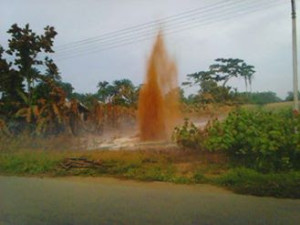 The scene of the spill at Idheze community in Delta state.