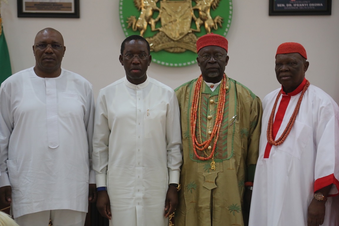 Delta State Governor, Senator Ifeanyi Okowa (2nd left); his Deputy, Barr. Kingsley Otuaro (left); Chairman, South-South Monarchs forum, His Royal Majesty, King Dr. Edmond Daukoru, Mingi XII Amayanabo of Nanobe Kingdom(2nd right) and Dr. Emmanuel Efezuomor the II, Obi of Owa Kingdom, during a courtesy call on the Governor, in Government House Asaba.